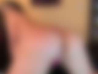 Live cam show with Marcela Davila - Average on Camsoda