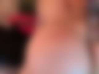 Live cam show with Marcela Davila - Shaved Pussy on madthumbs