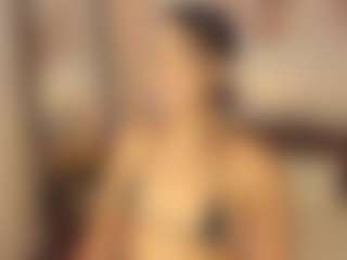 Live cam show with Sara Moore - Striptease on Camsoda