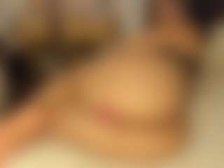 Live cam show with Sara Moore - HD Teen (18+) on TeamSkeetLive