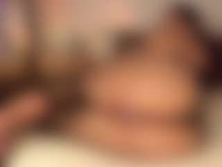 Live cam show with Sara Moore - Small Tits on Camsoda