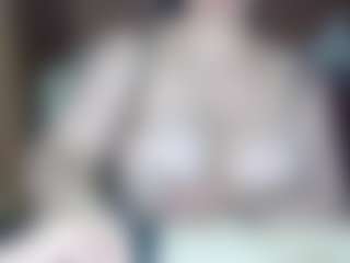 AdeAde's Live Sex Cam Show