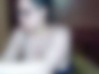 Live cam show with AdeAde - Oil on StripNow