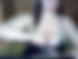 AdeAde MILF webcam performer live streaming