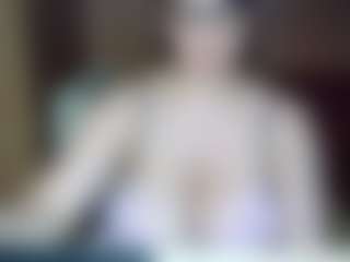 Live cam show with AdeAde - Solo on AdultVida.com