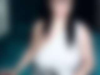 AdeAde MILF webcam performer live streaming