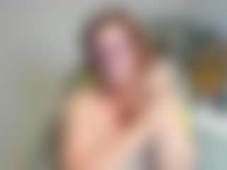 Live cam show with flirtyADELE - Granny on crypto-cams