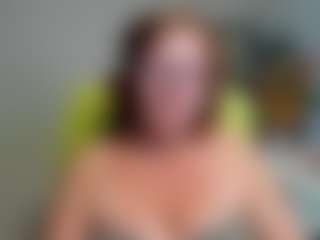 flirtyADELE MILF webcam performer live streaming