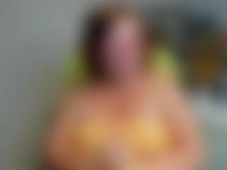 Live cam show with flirtyADELE - Granny on Camsoda