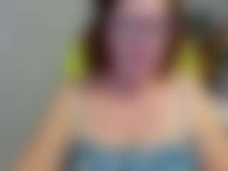 Live cam show with flirtyADELE - Trimmed Granny on CamwithHer