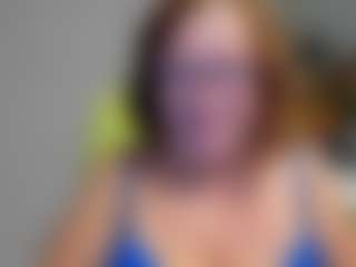Live cam show with flirtyADELE - Trimmed Granny on Camsoda