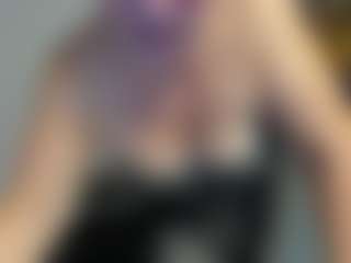 Live cam show with flirtyADELE - Middle Aged on Camsoda