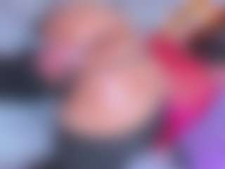 Bigassmonic MILF webcam performer live streaming