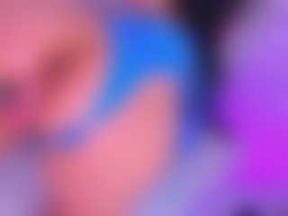 Bigassmonic MILF webcam performer live streaming