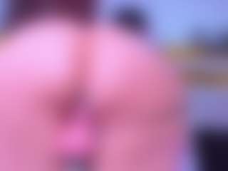 Live cam show with Bigassmonic - Curvy Small Tits on Fit Hotties
