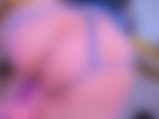 Live cam show with Bigassmonic - Curvy Small Tits on Camsoda