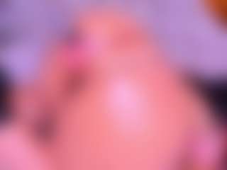 Bigassmonic MILF webcam performer live streaming