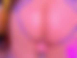 Live cam show with Bigassmonic - Smoking on Dare Cams