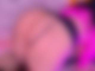 Bigassmonic MILF webcam performer live streaming