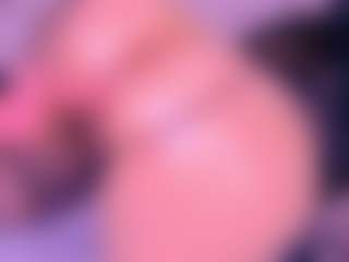 Bigassmonic MILF webcam performer live streaming