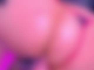 Bigassmonic MILF webcam performer live streaming