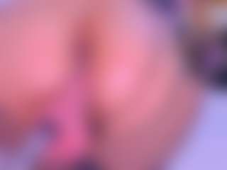 Bigassmonic MILF webcam performer live streaming