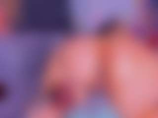 Live cam show with Lorena - Swallow on xDating