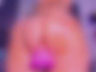 Lorena MILF webcam performer live streaming