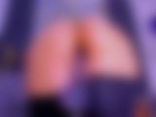 Live cam show with Lorena - Public MILF on Strip Flash - Live Sex Shows