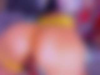 Live cam show with Lorena - Body Massage on Camsoda
