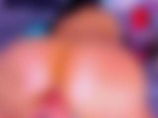Live cam show with Lorena - Mature on madthumbs