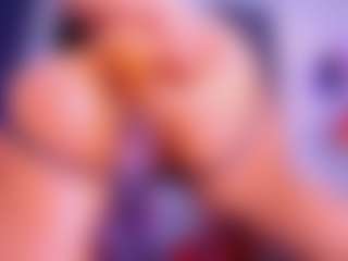 Live cam show with Lorena - Public MILF on instabang