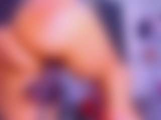 Live cam show with Lorena - Athletic MILF on xheatlive.com