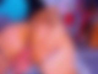 Lorena MILF webcam performer live streaming