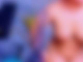 Lorena MILF webcam performer live streaming