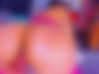 Lorena MILF webcam performer live streaming