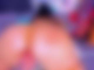 Live cam show with Lorena - Smoking on sexylive.show