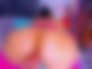 Live cam show with Lorena - Athletic MILF on Uber Horny