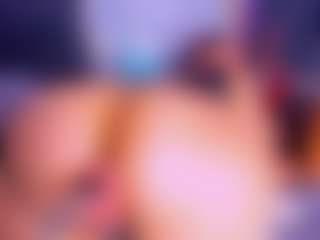 Live cam show with Lorena - Body Massage on Pornisteam.com