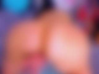 Live cam show with Lorena - Public Mature on SmokeAndPoke