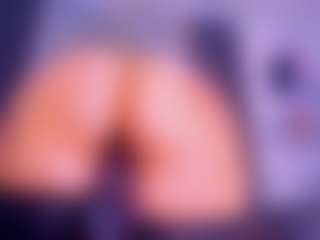 Live cam show with Lorena - Public Mature on Cam Slut