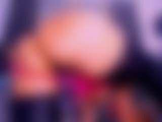 Live cam show with Lorena - Body Massage on Camsoda