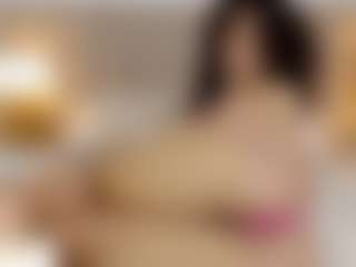 Live cam show with Emma williams - Athletic Tease on sexylive.show