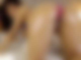 Live cam show with Emma williams - Body on Streamer API
