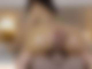 Live cam show with Emma williams - Little on Camsoda Late Night