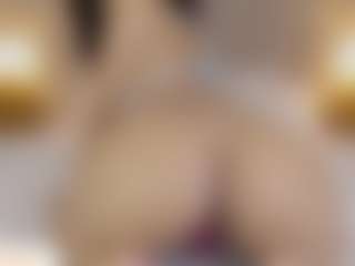 Live cam show with Emma williams - Orgasm on Livezox