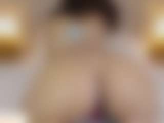 Live cam show with Emma williams - Pornstar Squirt on Dolls Live