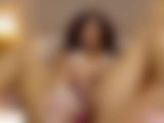 Live cam show with Emma williams - Plussize on https://playwithruby.com