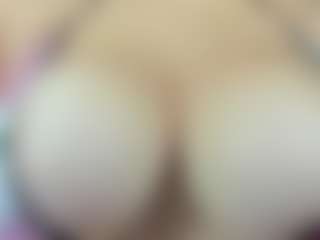 Live cam show with nayla-thompson - Living Room on Camiplay Live