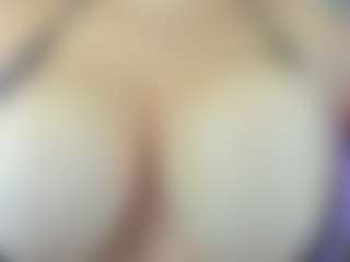 Live cam show with nayla-thompson - Living Room on Nude Live Now